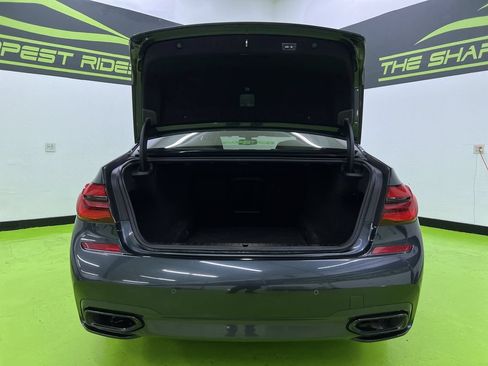 Used 2018 BMW 750i xDrive AWD/4WD image 9