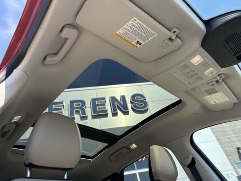 Used 2022 Ford Escape Titanium w/ Class II Trailer Tow Package image 23