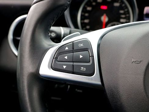 Used 2020 Mercedes-Benz SLC 300 image 14