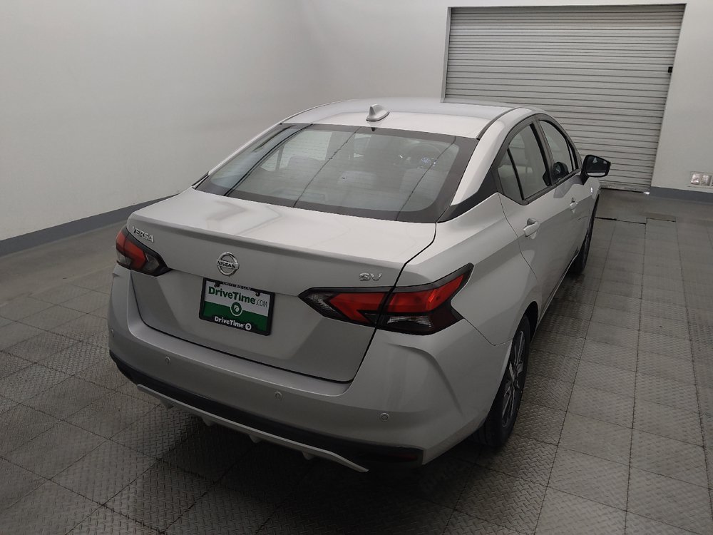 Used 2021 Nissan Versa SV FWD image 7