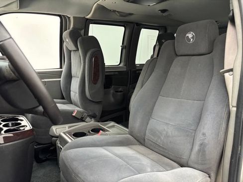 Used 2019 Chevrolet Express 2500 RWD image 19