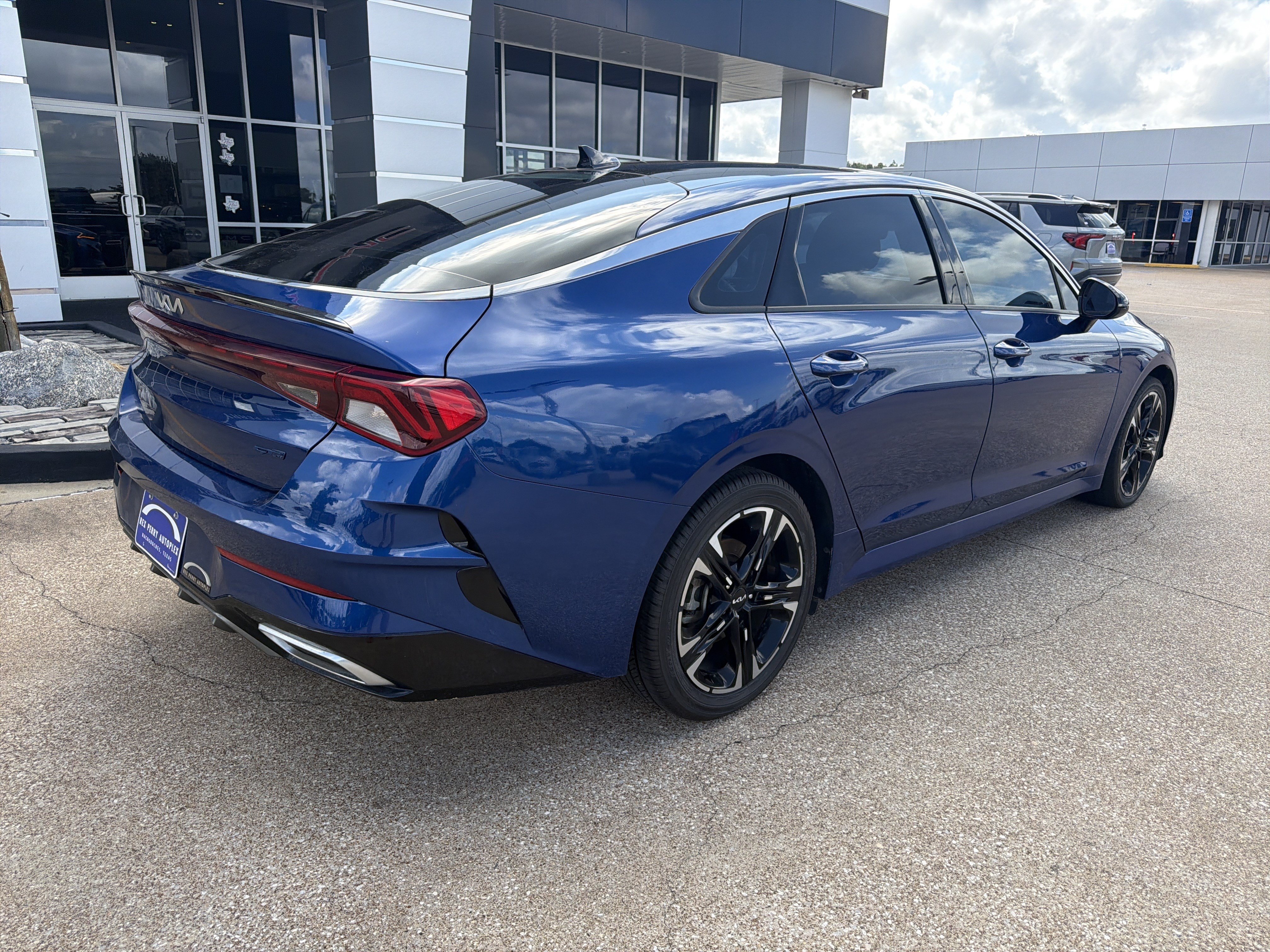 Used 2022 Kia K5 GT-Line w/ GT-Line FWD Premium Package image 3