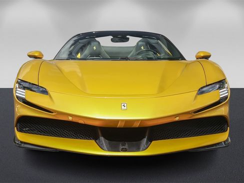 Used 2024 Ferrari SF90 Spider image 8