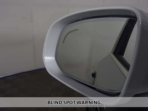 Used 2025 Volvo XC90 B5 Plus AWD/4WD image 7