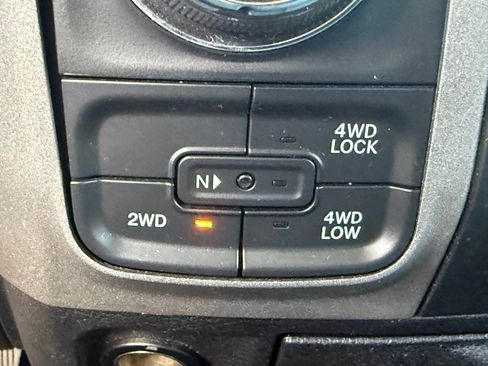 Used 2017 RAM 1500 Express AWD/4WD image 17