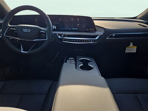 New 2025 Cadillac Lyriq Luxury image 19