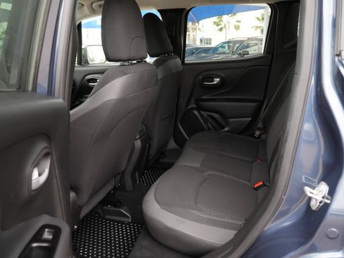 Used 2023 Jeep Renegade Altitude w/ Convenience Group I AWD/4WD image 18