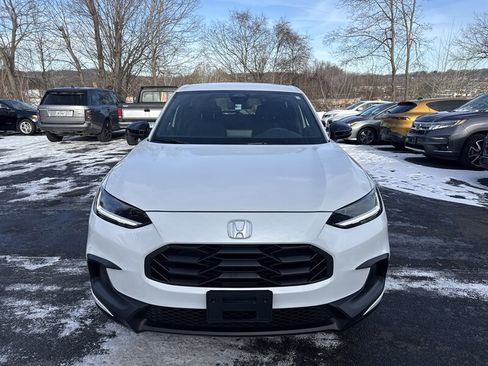 Used 2023 Honda HR-V Sport image 2