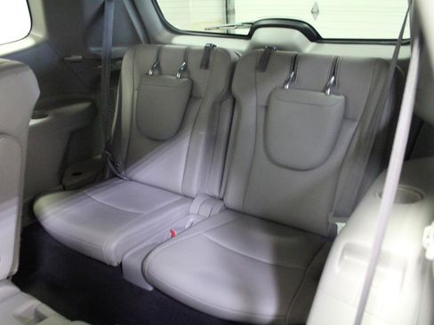 Used 2013 Toyota Highlander SE image 20