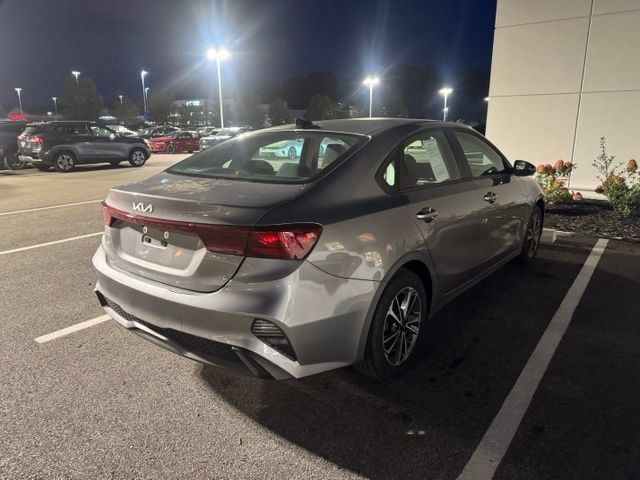 Certified 2024 Kia Forte LXS FWD image 3