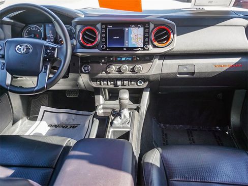 Used 2020 Toyota Tacoma TRD Sport image 14