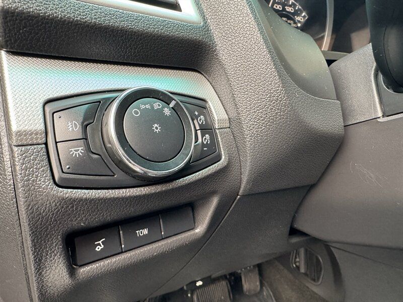 Used 2015 Ford Explorer XLT w/ Equipment Group 202A FWD image 27
