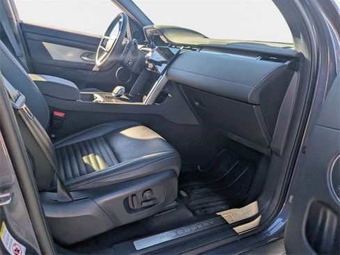Used 2024 Land Rover Discovery Sport Dynamic SE image 10