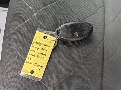 Used 2019 Nissan Kicks S FWD image 33