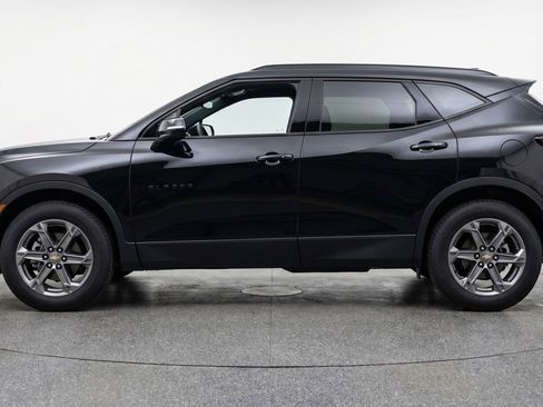 Used 2025 Chevrolet Blazer LT FWD image 5