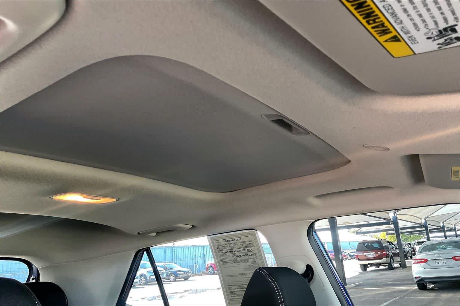 Certified 2025 Hyundai Venue SEL FWD image 14