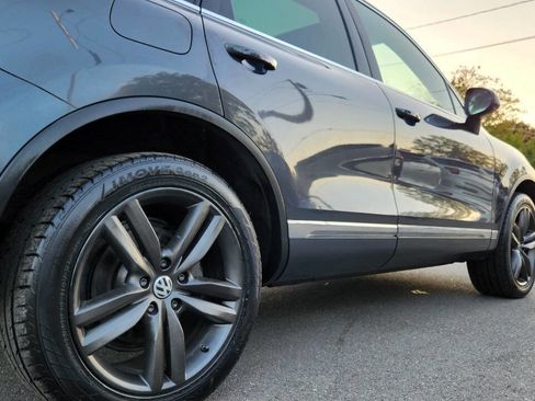 Used 2012 Volkswagen Touareg Executive image 16