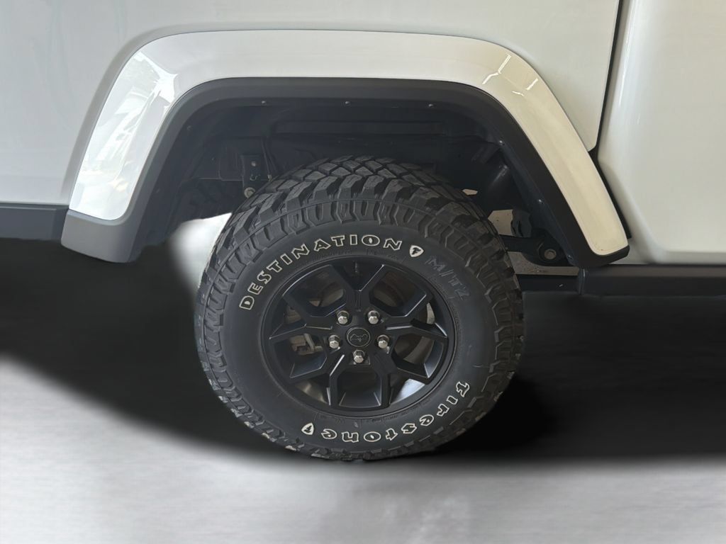 Used 2025 Jeep Gladiator Sport AWD/4WD image 30