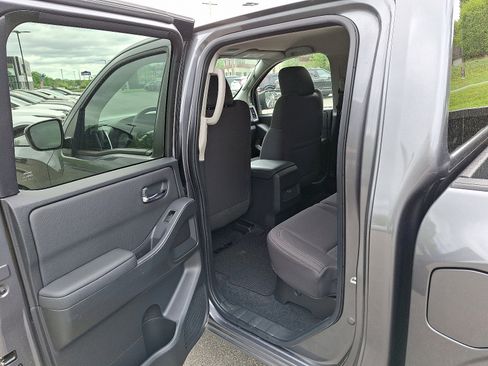 Used 2023 Nissan Frontier SV w/ Tow Package image 10