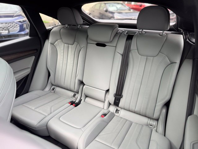 Used 2022 Audi Q5 2.0T Premium Plus AWD/4WD image 26