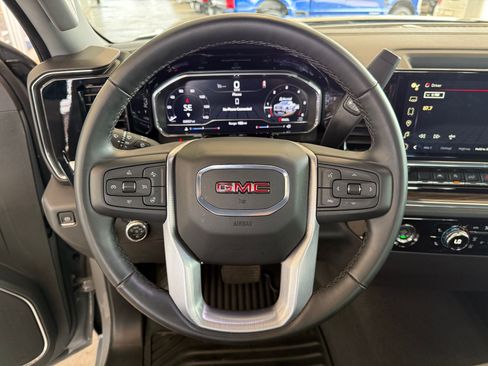 Used 2024 GMC Sierra 1500 Elevation AWD/4WD image 11