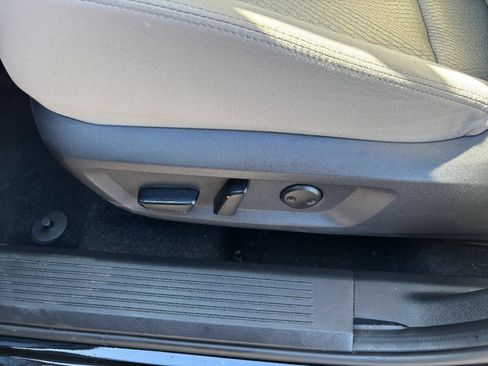 Used 2025 Nissan Rogue SV FWD image 22
