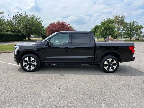 Used 2023 Ford F150 Lightning Platinum AWD/4WD image 6