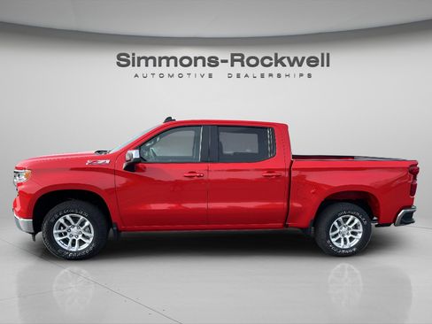 New 2026 Chevrolet Silverado 1500 LT w/ Z71 Off-Road Package AWD/4WD image 2