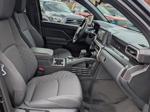 Certified 2025 Toyota Tacoma SR5 image 20