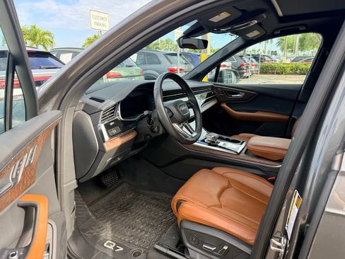 Used 2025 Audi Q7 3.0T Prestige w/ Prestige Package AWD/4WD image 2