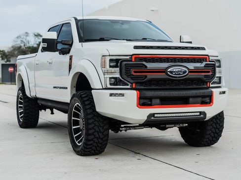 Used 2020 Ford F250 Lariat w/ Lariat Ultimate Package AWD/4WD image 2
