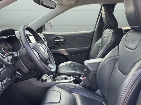 Used 2019 Jeep Cherokee Limited AWD/4WD image 20