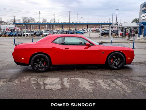 Used 2022 Dodge Challenger SRT Hellcat Redeye image 9