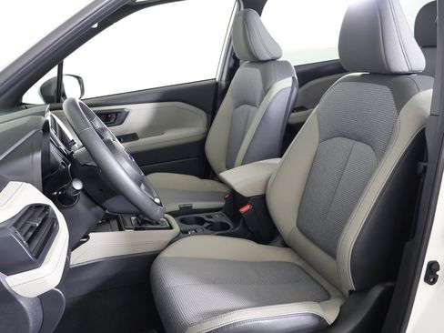 Used 2025 Subaru Forester Premium image 29