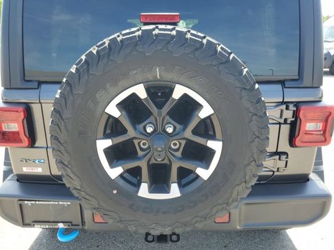 Used 2024 Jeep Wrangler Unlimited Rubicon 4xe AWD/4WD image 30