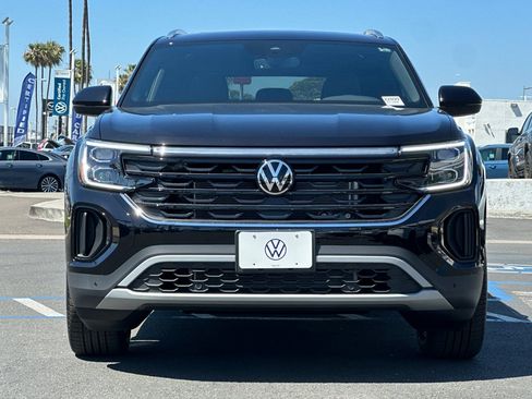 New 2026 Volkswagen Atlas Cross Sport SE FWD image 3