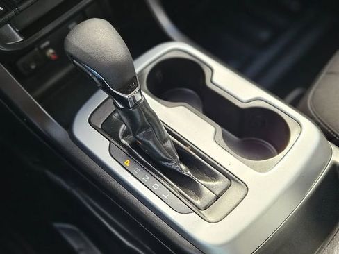 Used 2022 Chevrolet Colorado LT w/ Fleet Safety Package image 26