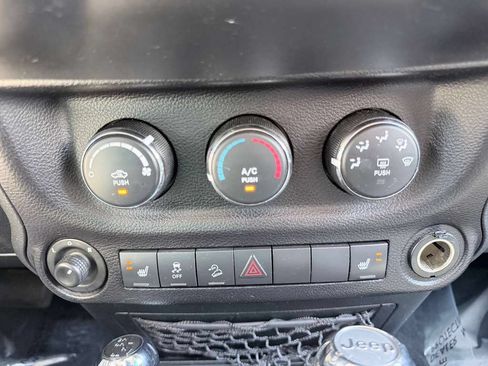 Used 2017 Jeep Wrangler Unlimited Sport w/ Quick Order Package 24S AWD/4WD image 37