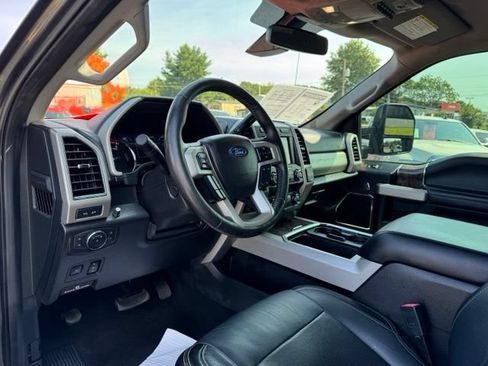 Used 2019 Ford F250 Lariat w/ Lariat Ultimate Package AWD/4WD image 9