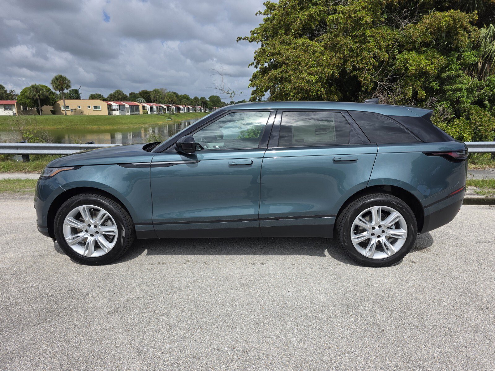 Used 2026 Land Rover Range Rover Velar S AWD/4WD image 7