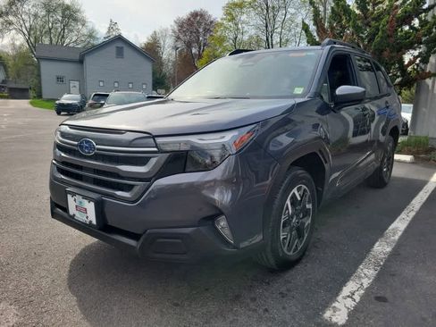 Certified 2025 Subaru Forester Premium image 8