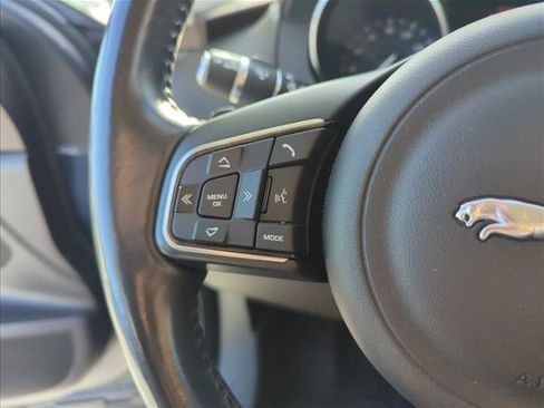Used 2017 Jaguar F-PACE Prestige AWD/4WD image 16