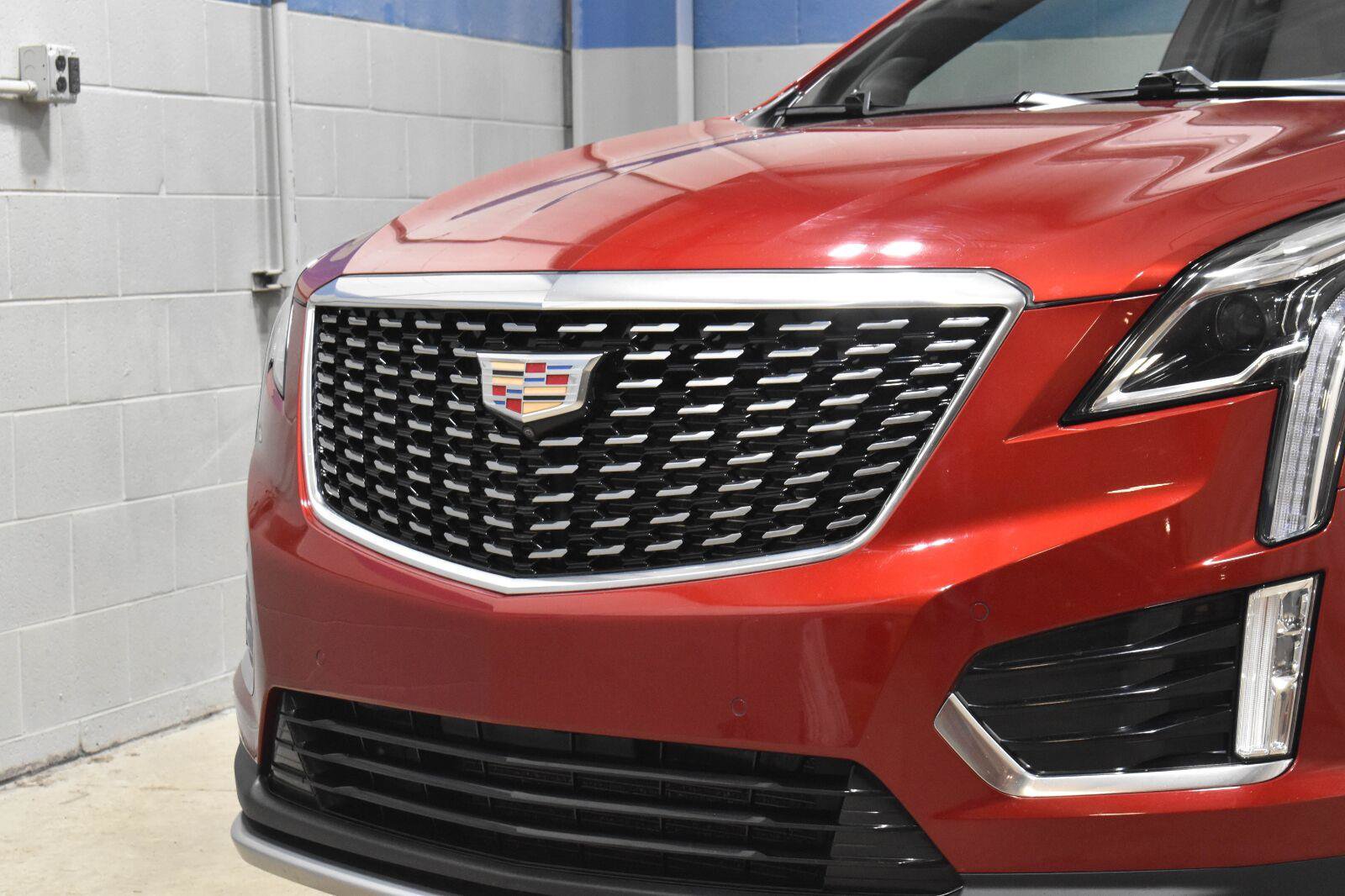 Certified 2023 Cadillac XT5 Premium Luxury w/ Technology Package AWD/4WD image 31