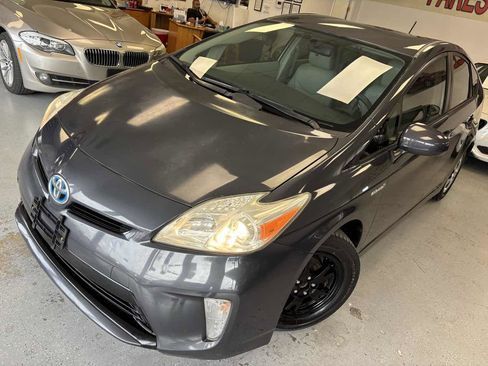 Used 2013 Toyota Prius Three image 9