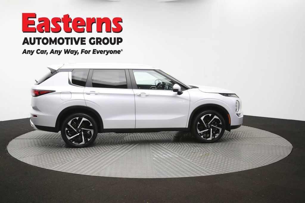 Used 2024 Mitsubishi Outlander SE AWD/4WD image 47