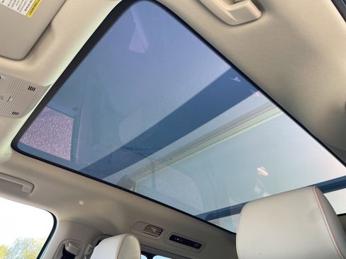 New 2025 Volkswagen ID. Buzz 1st Edition image 15