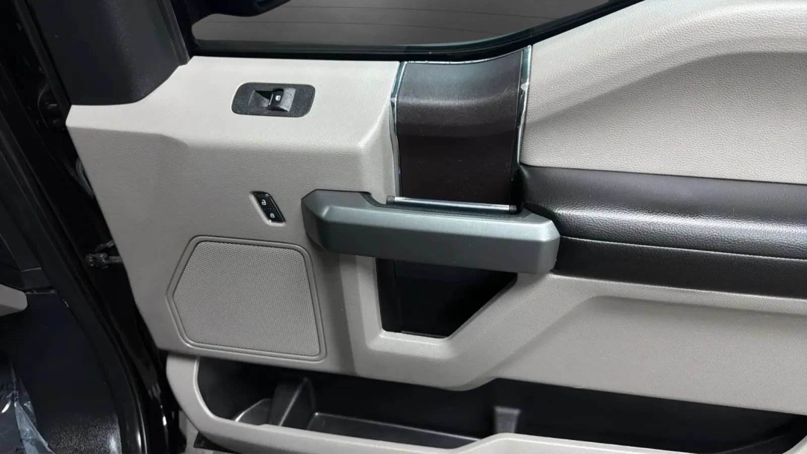 Used 2019 Ford F150 XLT w/ Equipment Group 301A Mid RWD image 17