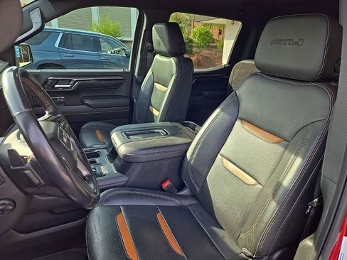 Used 2022 GMC Sierra 1500 AT4 w/ Technology Package AWD/4WD image 15