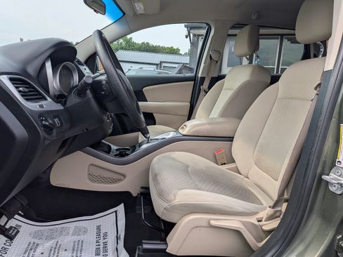 Used 2017 Dodge Journey SE FWD image 16