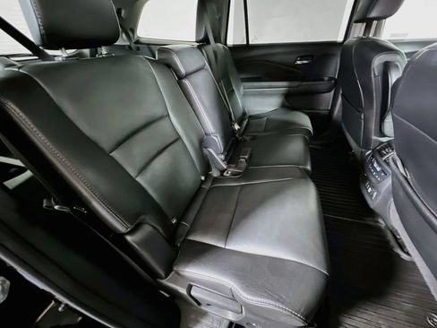 Used 2021 Honda Pilot Touring image 25